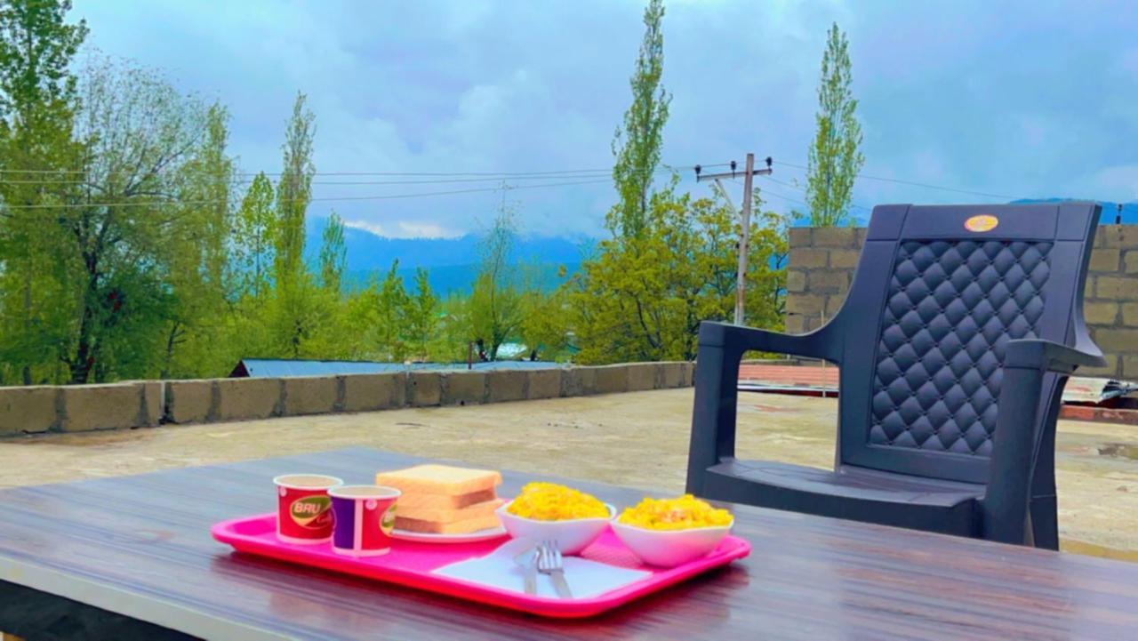 Everest Guest House Gulmarg Zewnętrze zdjęcie