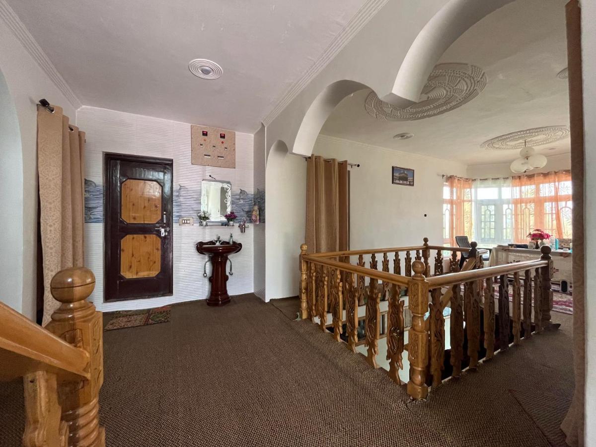 Everest Guest House Gulmarg Zewnętrze zdjęcie